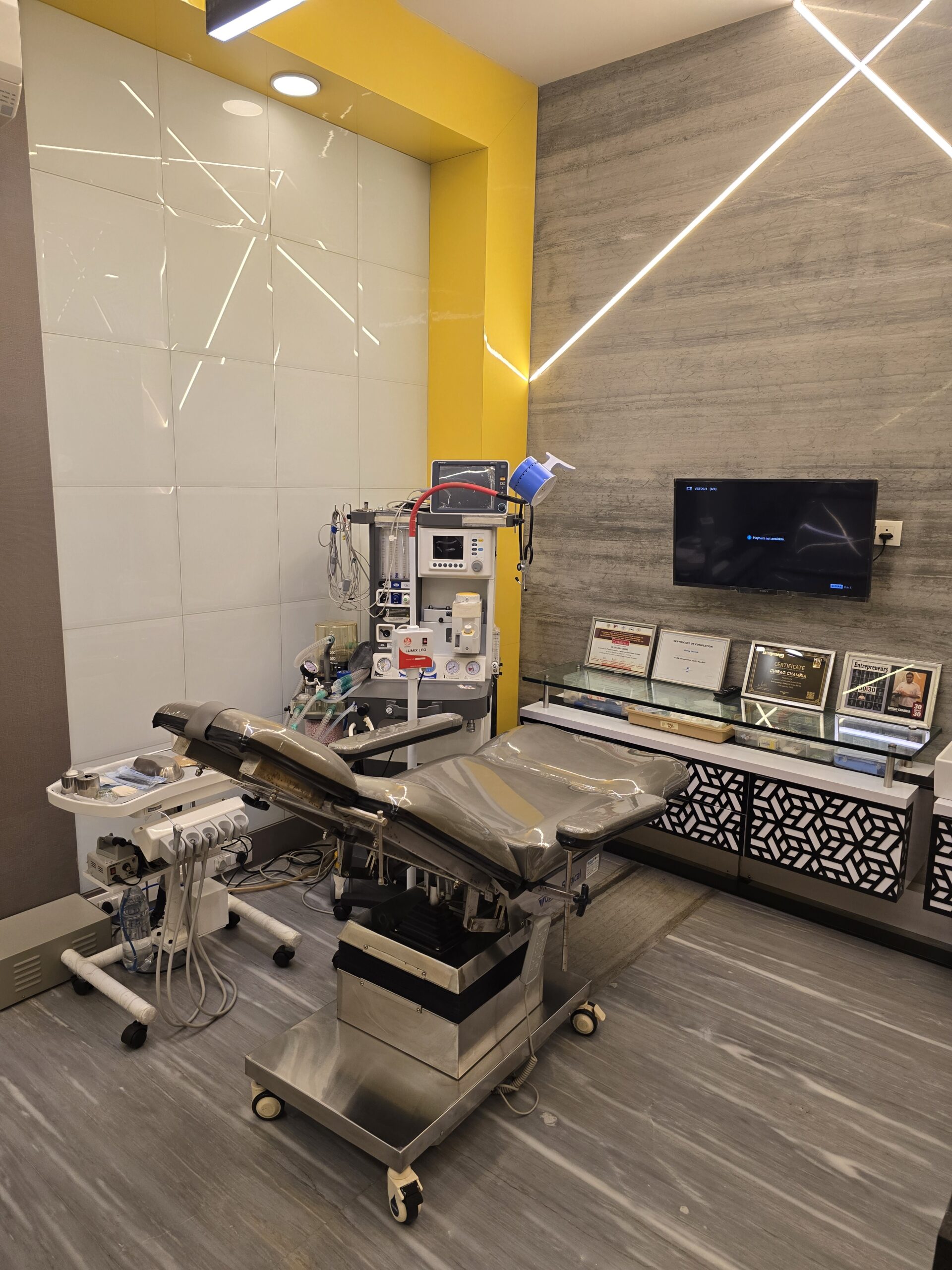 Top rated Royal Dental Clinics Kandivali OT Room